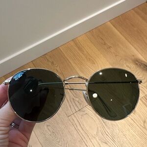 Ray Ban Round Metal Sunglasses- Gold